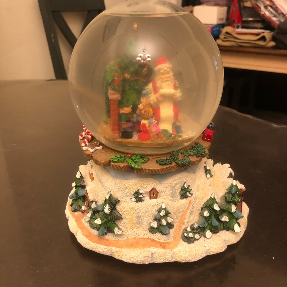 Snowglobe - Picture 8 of 11